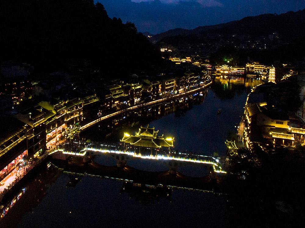 9.鳳凰風(fēng)、雪、雨、霧橋 配圖3.jpg
