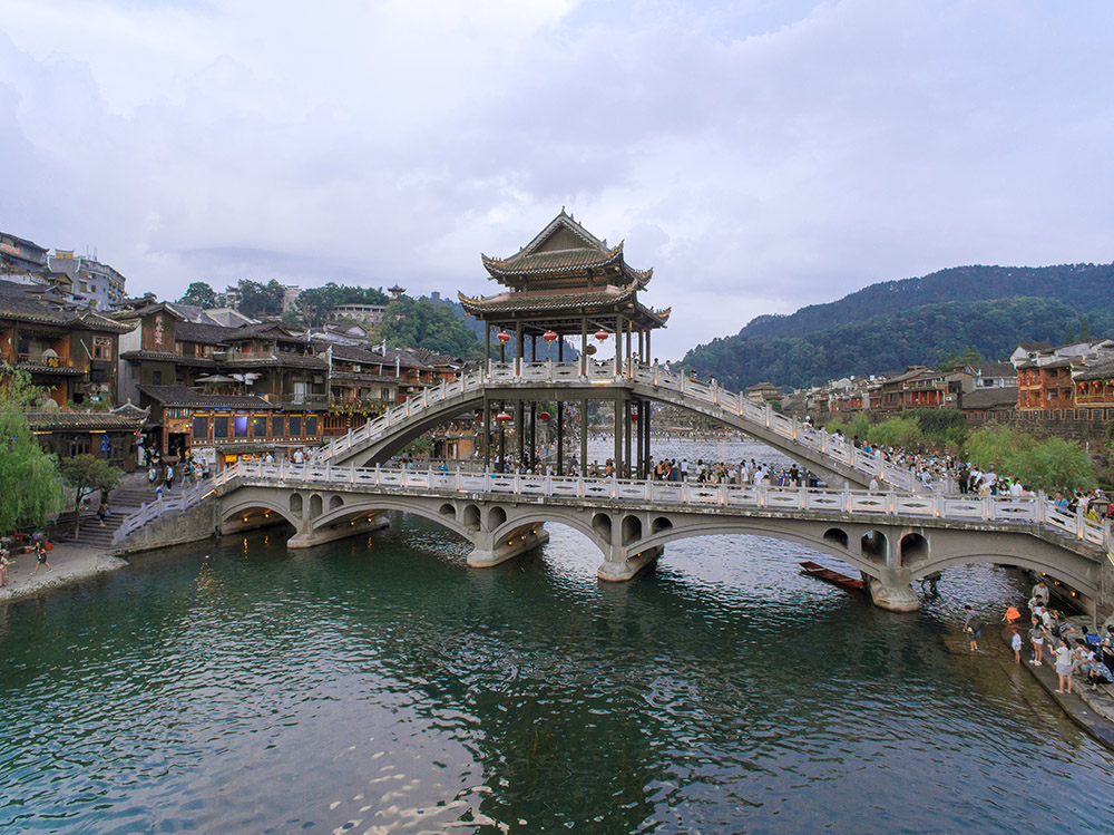 9.鳳凰風(fēng)、雪、雨、霧橋  配圖1.jpg